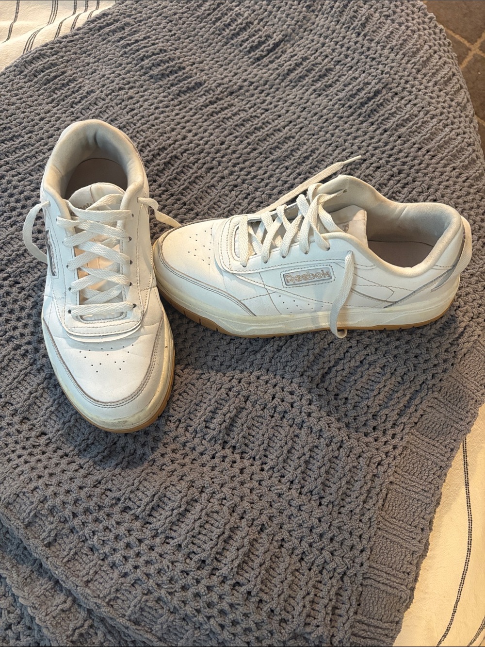 Women’s Reebok White Leather Lace-Up Sneakers (8)